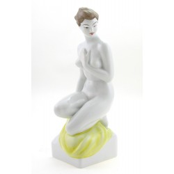 Hungarian Porcelain Hollohaza Woman Figurine