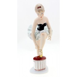 Rare Wallendorf Ballerina Girl Figurine German Porcelain